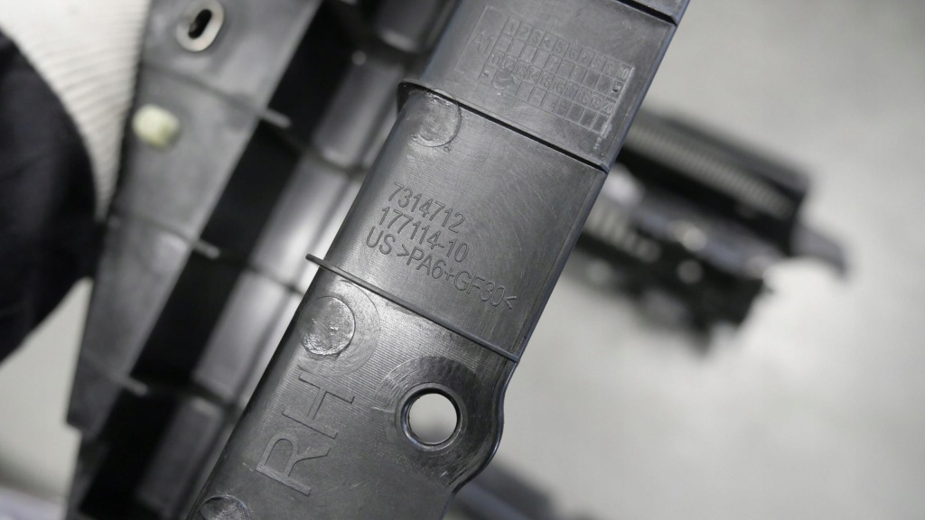 фото №8, Bmw x6 f16 защита корпус багажника кронштейн комплект 7314711 7314714