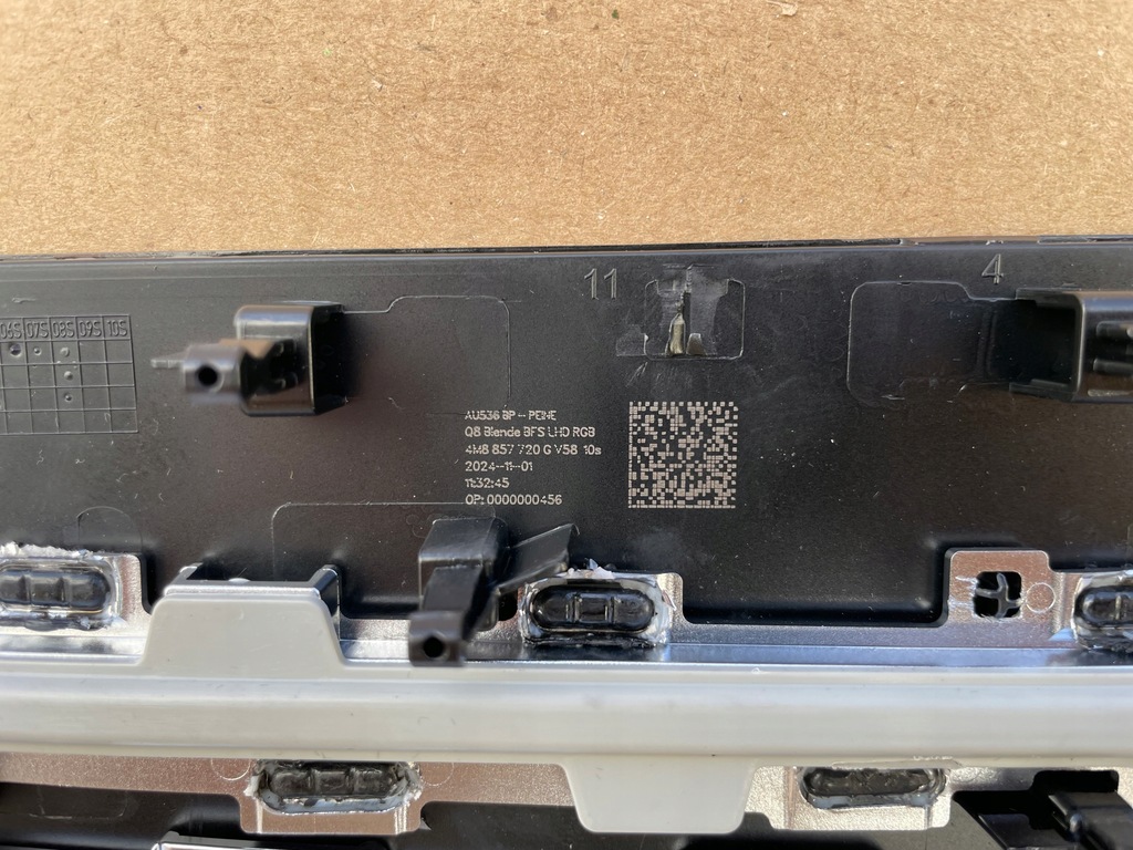 фото №6, Dekor молдинг консоли 4m8857720g audi q7 q8 lift jak nowa оригинал