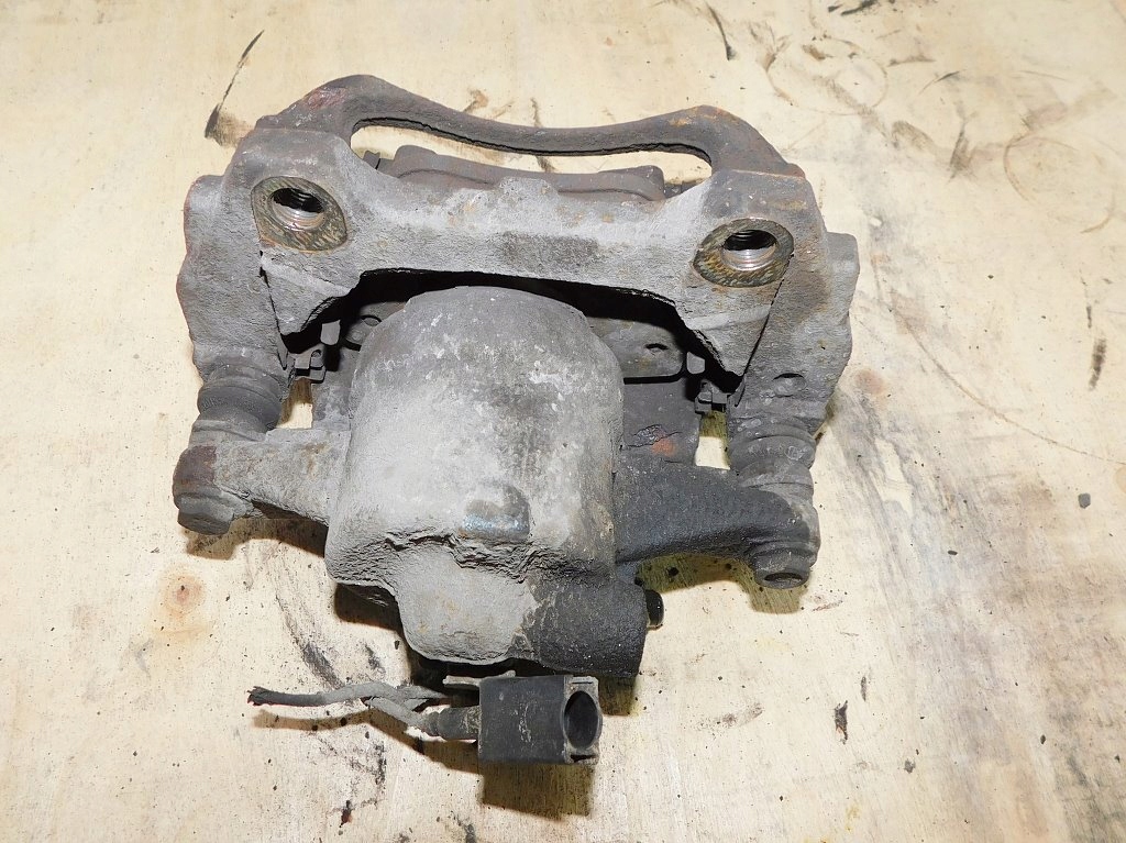 фото №7, Fiat grande punto 1.2 2005r суппорт левый перед