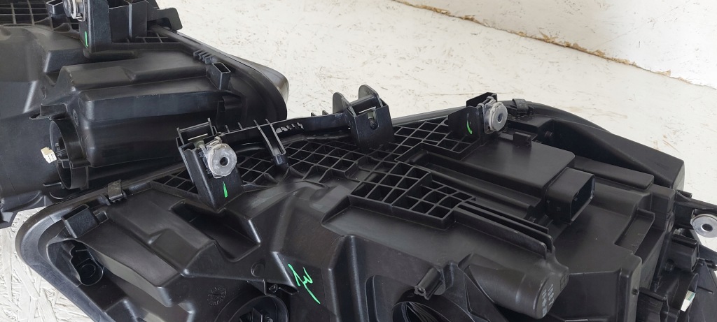 фото №10, Bmw 2 f45 f46 lift lci лампа левая правая адаптивный full led 8738645 8738646