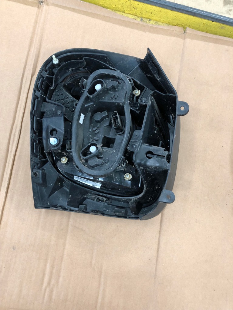 фото №2, Smart forfour 453 2015- лампа правая задняя 265502707r