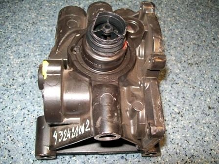 Клапан основание осушителя mercedes 4324210020 Цена