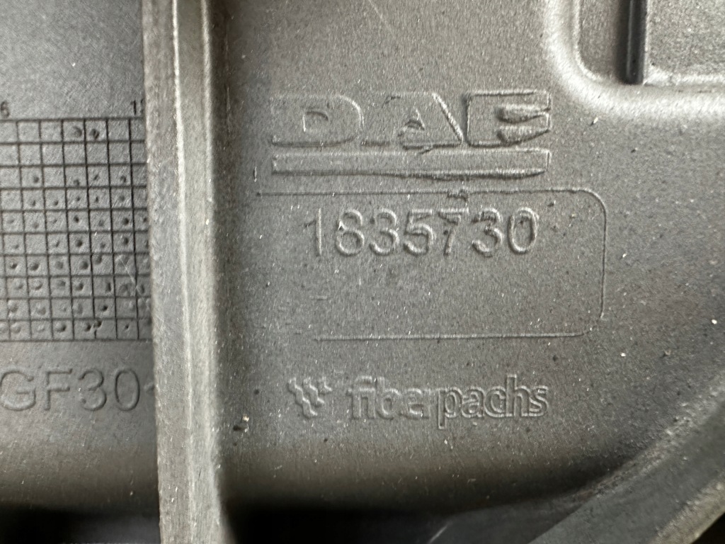 Капот решітка радіатора решітка радіатора daf xf 106 рестайлінг  1835730 Доставка