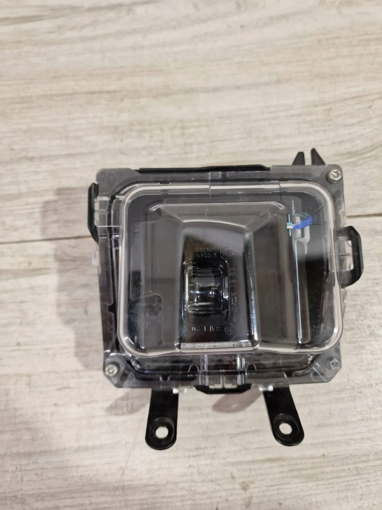 фото №1, Противотуманная фара подсветка поворота lexus nx 22- правый