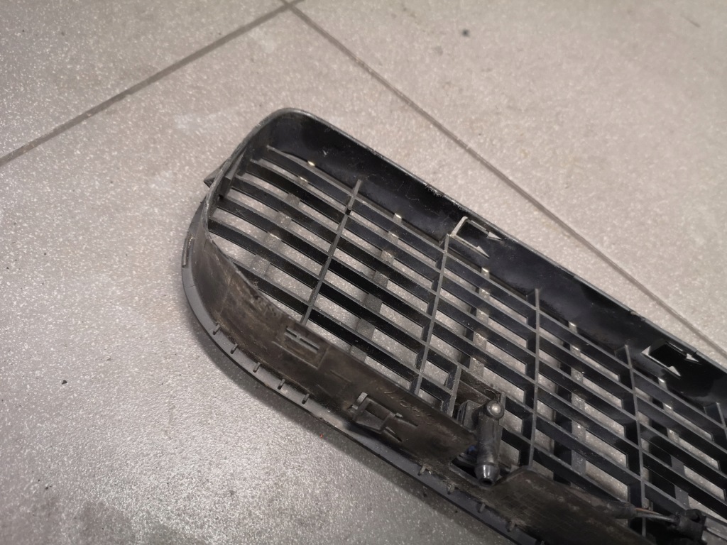 Решітка капота ліва bmw x5 e53 8402669 Зі Шроту