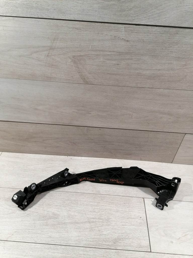 фото №1, Macan напрямна лампи правий перед 95b807890f