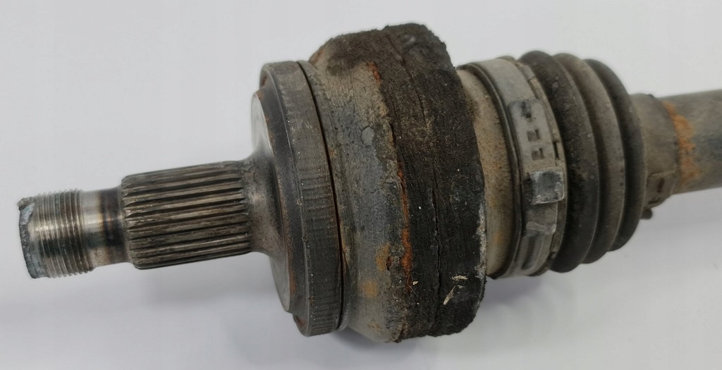 фото №3, Привідний вал лівий задня mercedes w204 1.8 cgi