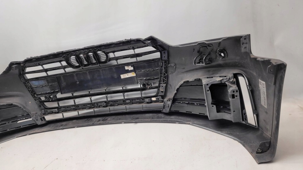 Audi a5 8w6 s-line 16r- бампер передний 8w6807437 с Разборки