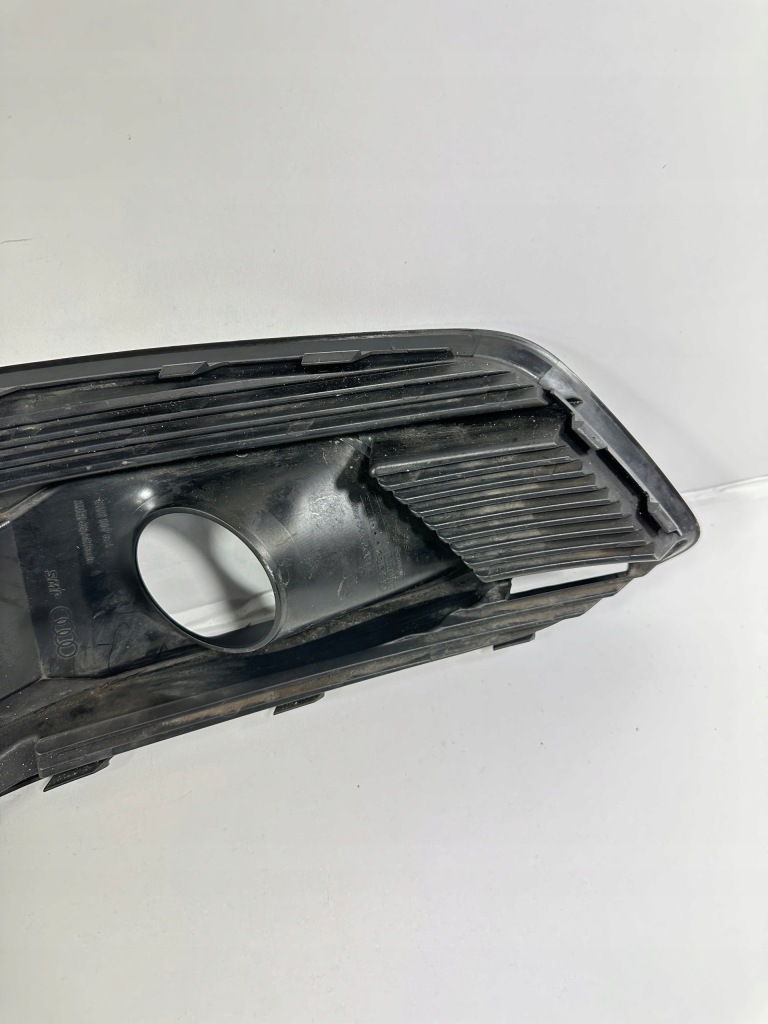 A5 8w6 решётка бампера левая 8w6807681c Недорого