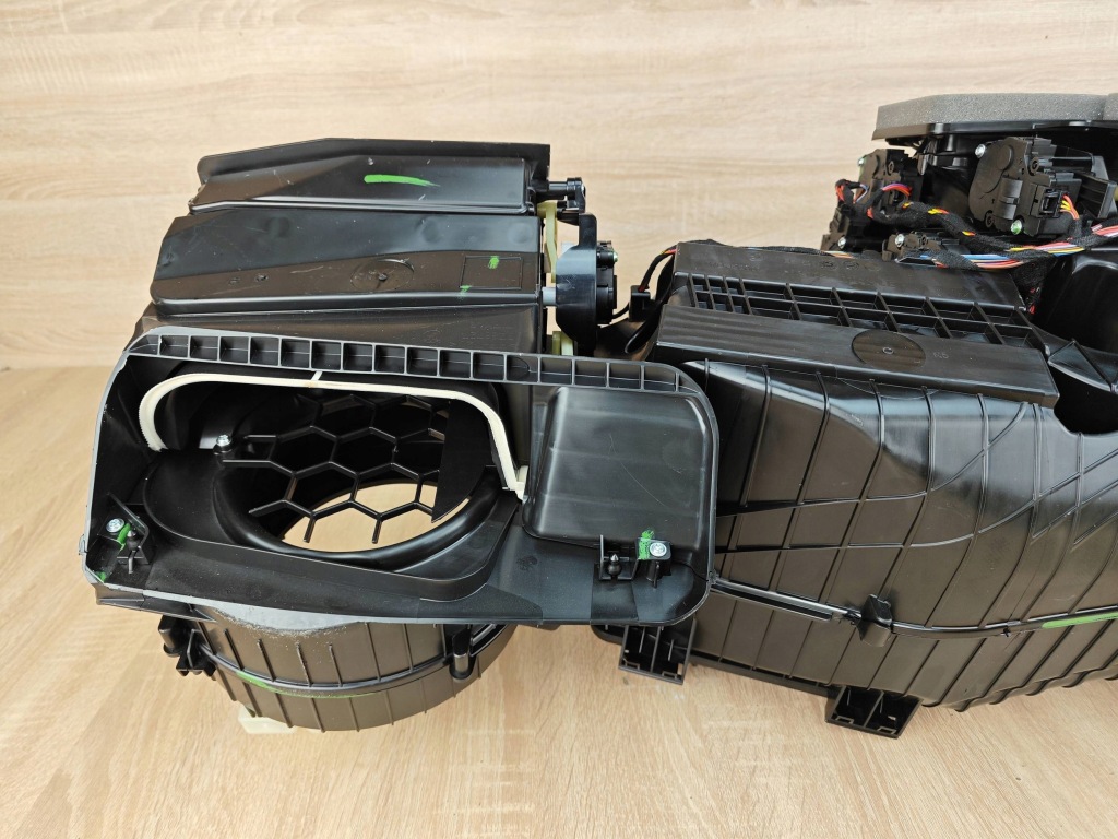 фото №10, Оригинальная воздуходувка отопитель воздуха bmw x6 g06 g05 lci 5a31841 10km