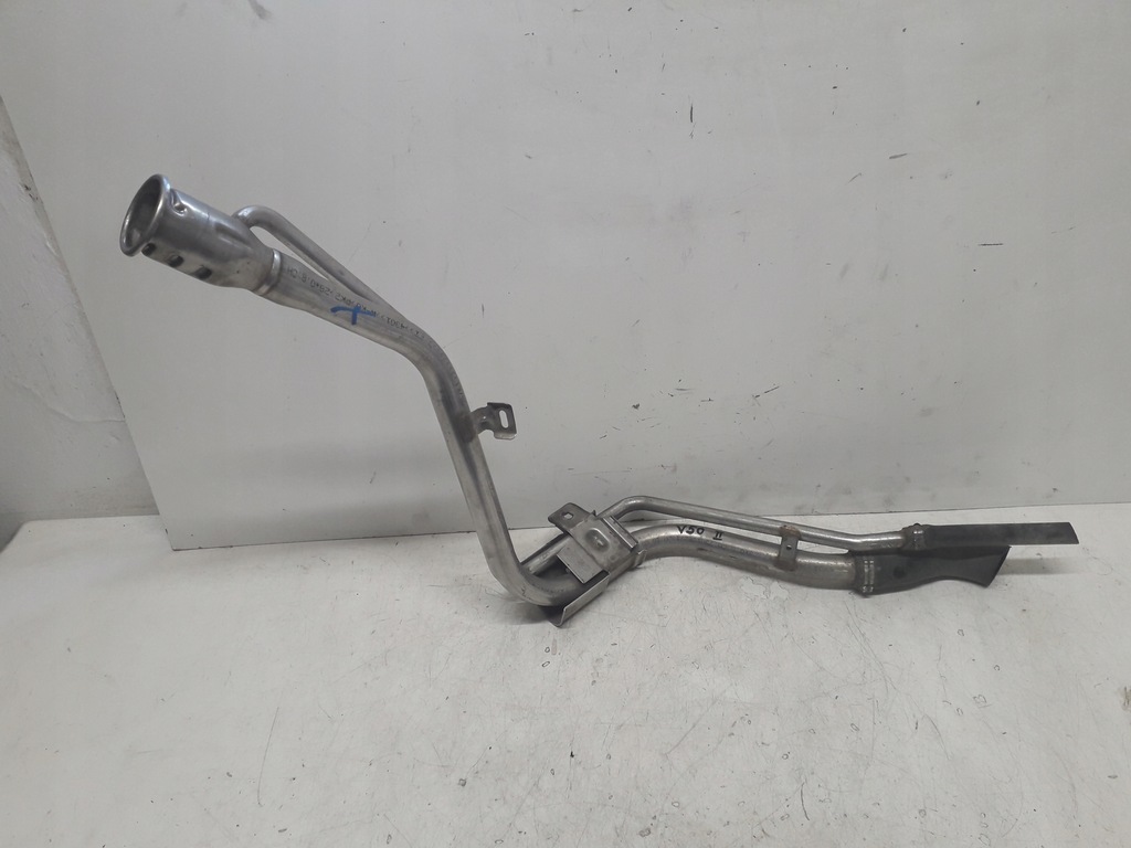 фото №3, Volvo v50 04-12 1.8 b труба заливна горловина пального