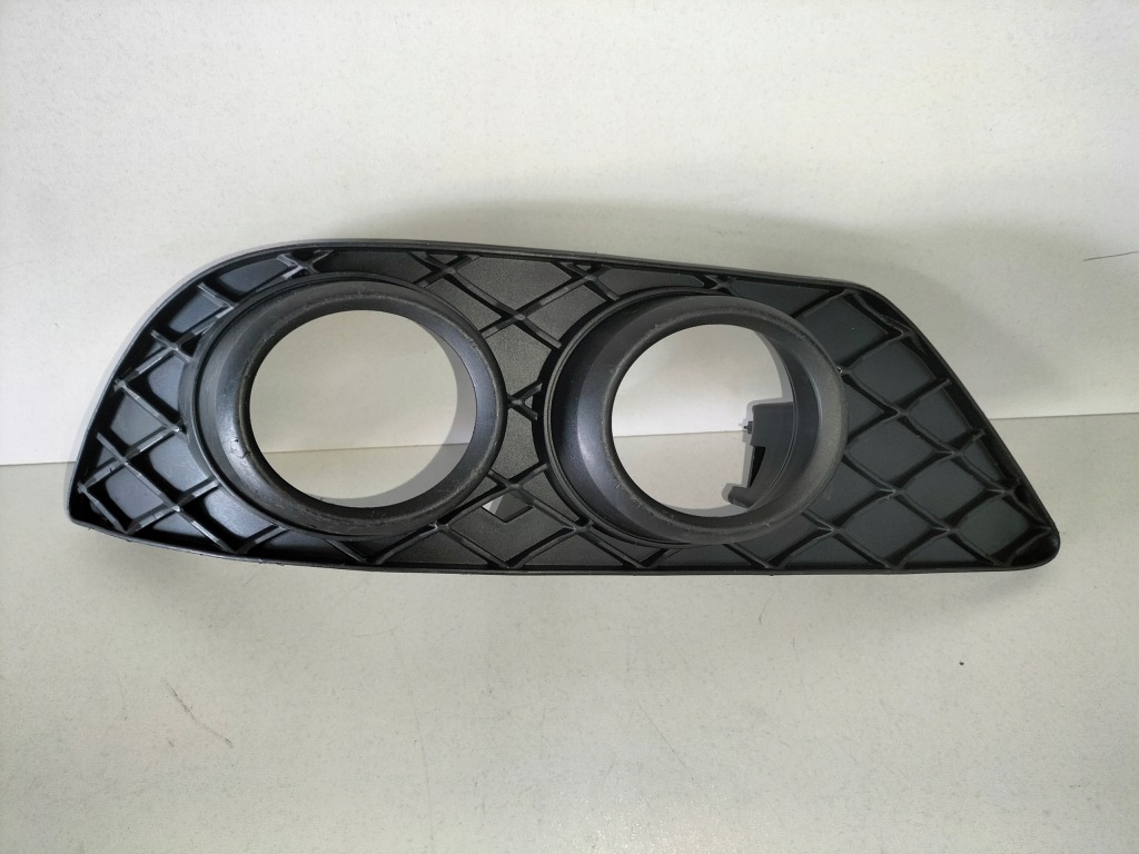 фото №1, Решётка радиатора решётка правая mercedes c klasa w204 lift 11-