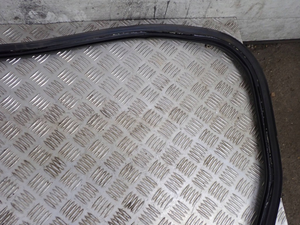 фото №7, Прокладка крышки багажника volvo v70 задняя