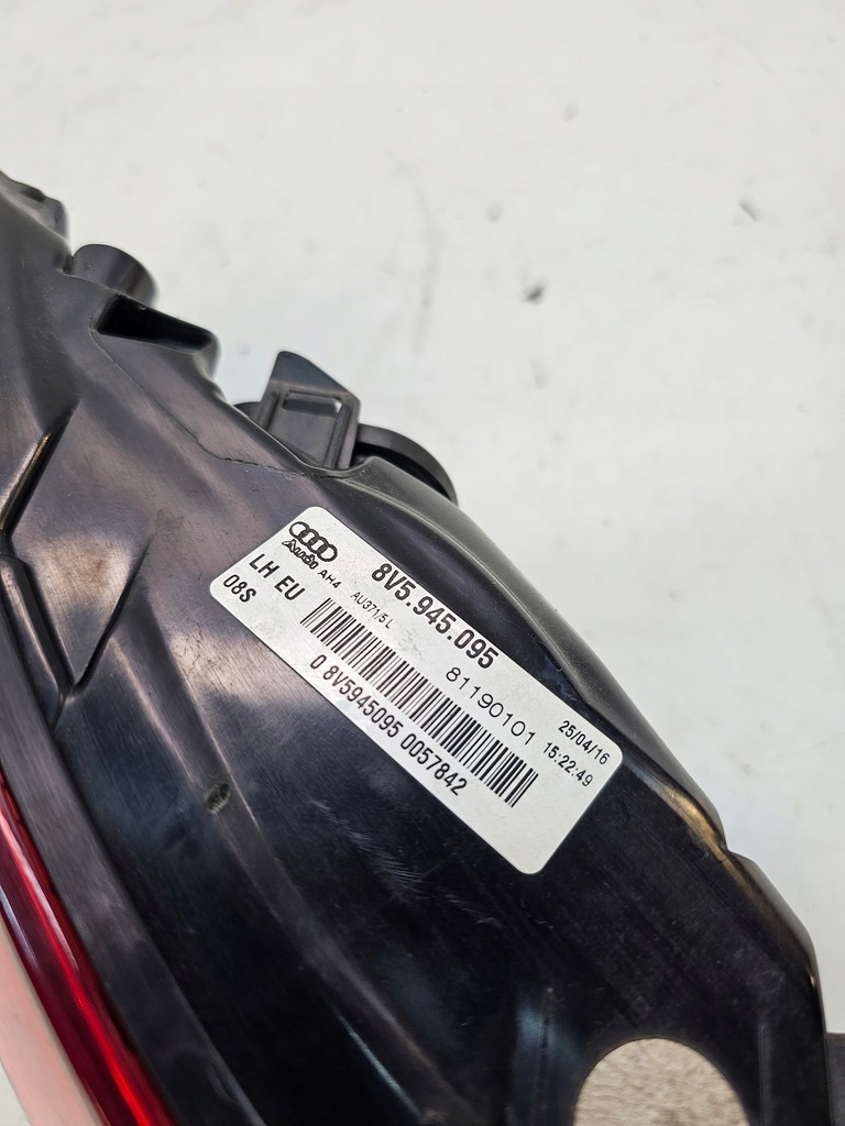 фото №6, Лампа левый задняя w крыло audi a3 8v sedan 8v5945095