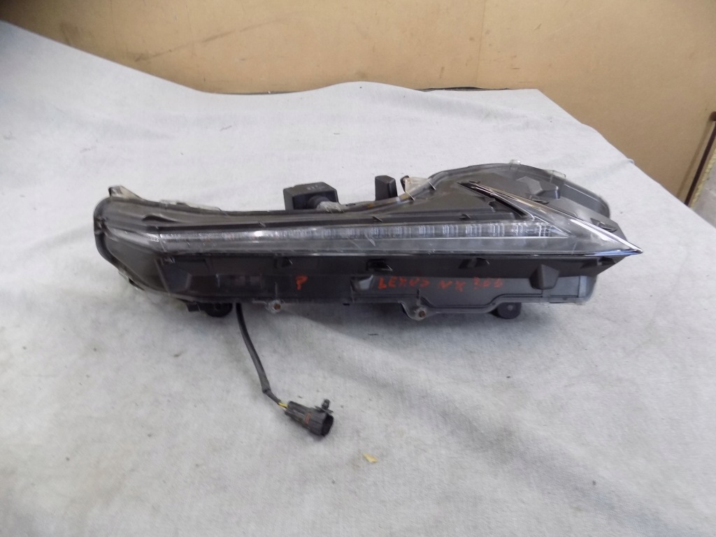 фото №1, Full led лампа drl lexus nx 300 2014- правий перед 81610-78020 0r1g