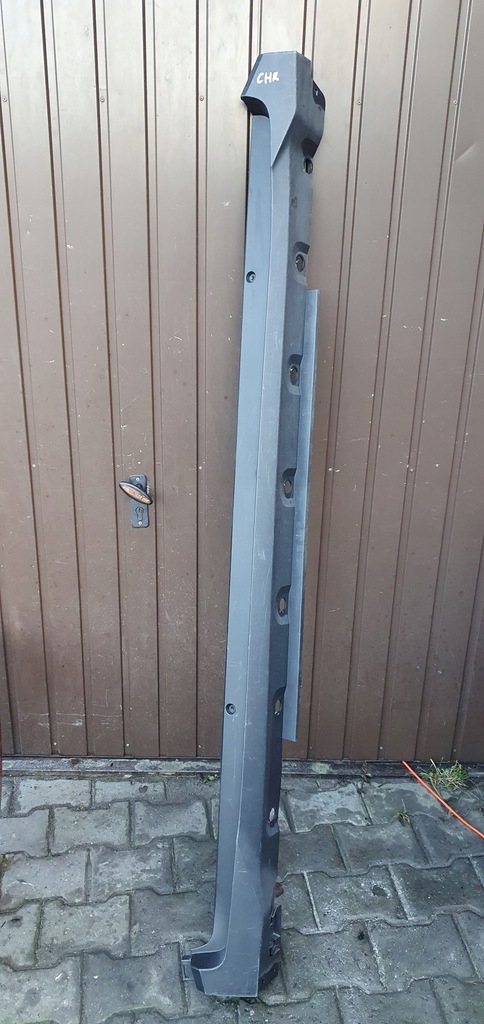 фото №1, Toyota chr молдинг порог правая