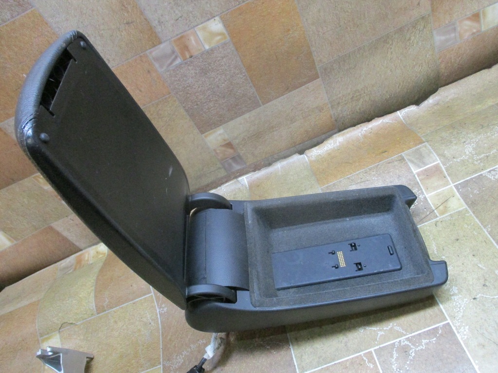 фото №8, Підлокітник audi a6 c6 czarna шкіра