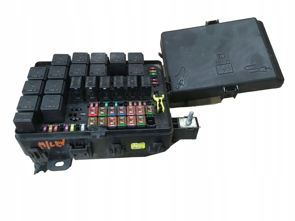 фото №1, Коробка запобіжників maserati levante 670033407