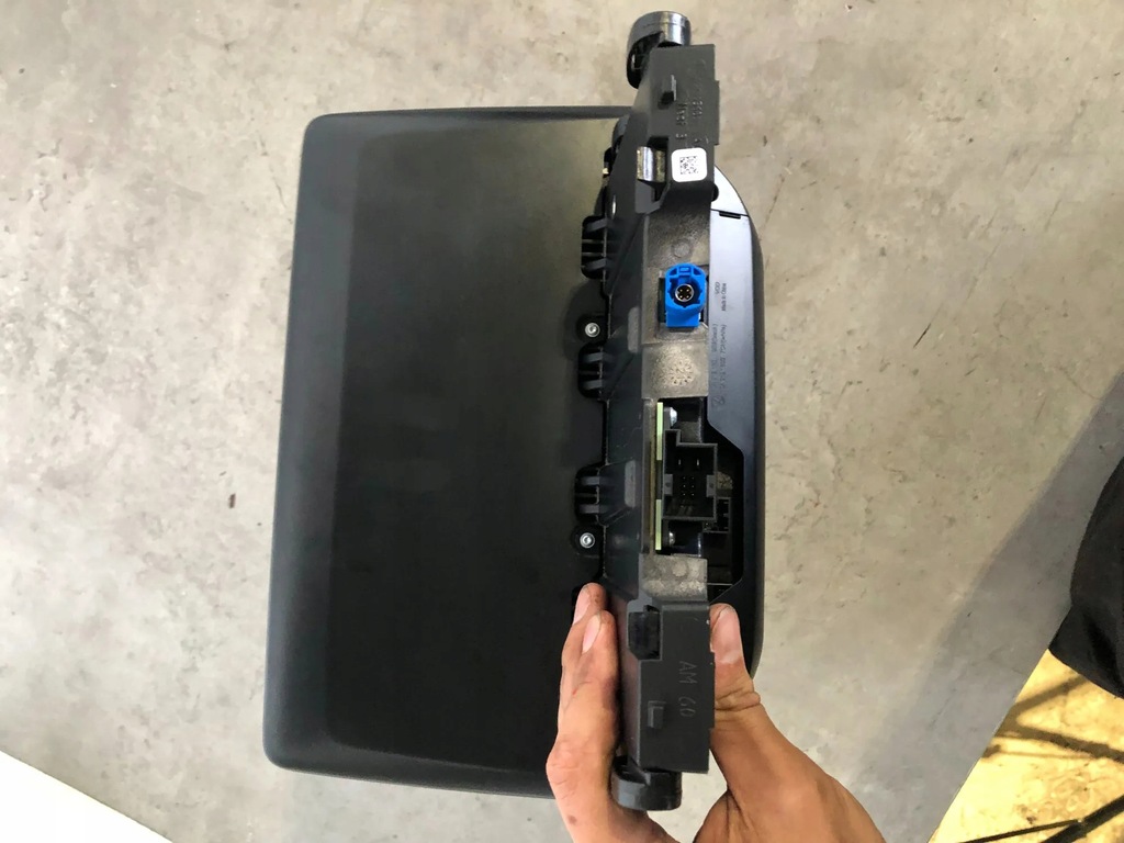 фото №8, Екран навігації vw id.4 e21 10a919605k electric 109kw 2023