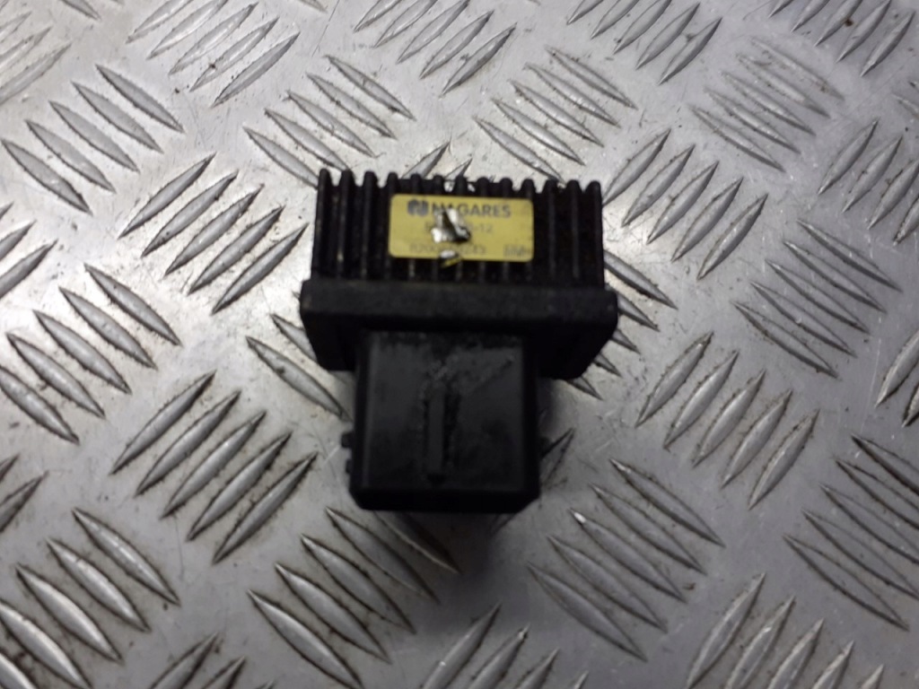 фото №1, Резистор свеча накаливания renault laguna iii 2.0 dci 8200859243