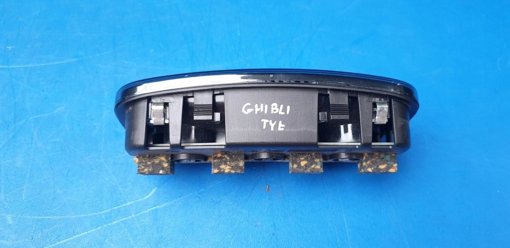 фото №8, Лампа свет панель потолочный крыша задняя задние maserati ghibli m157