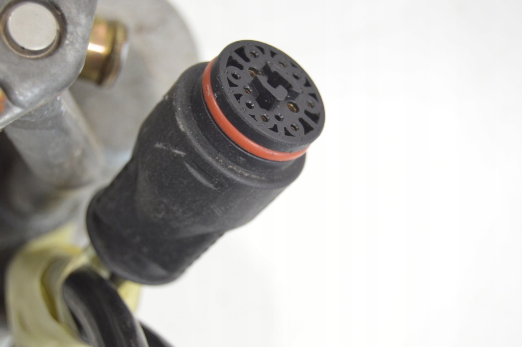 Дроссельная заслонка правая v12 600se s600 cl600 mercedes w140 s klasa 0001418825 Недорого