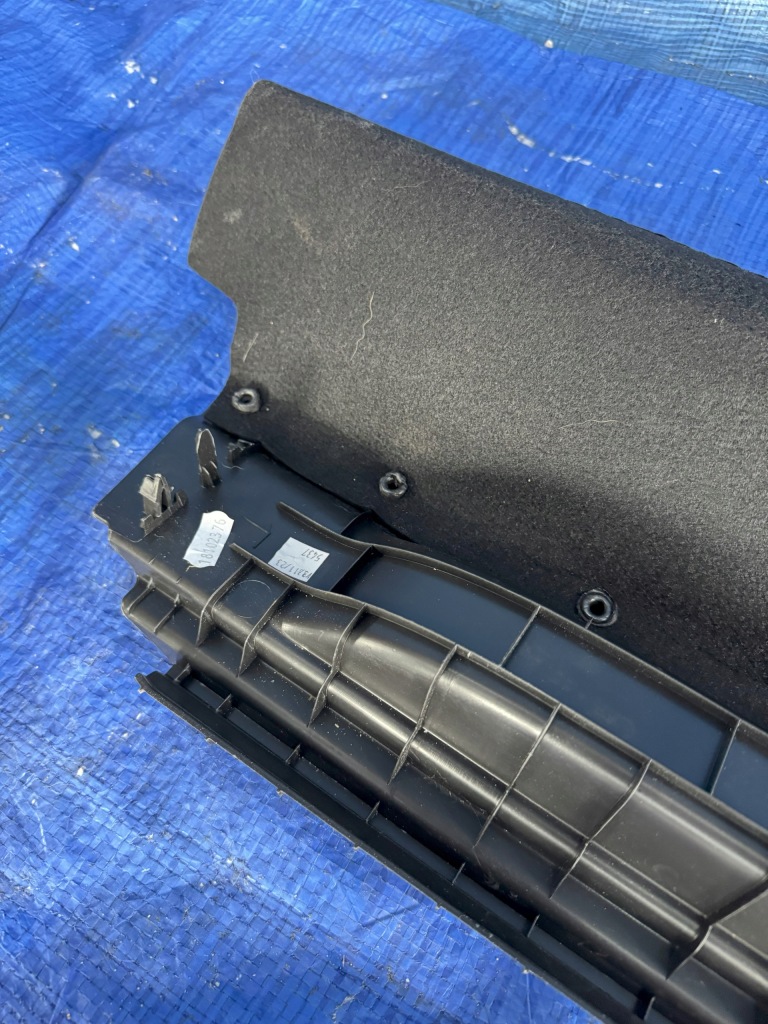 Защита сиденье задний  багажника ds7 рестайлинг  e-tense 1.6 гибрид 98174691 с Разборки