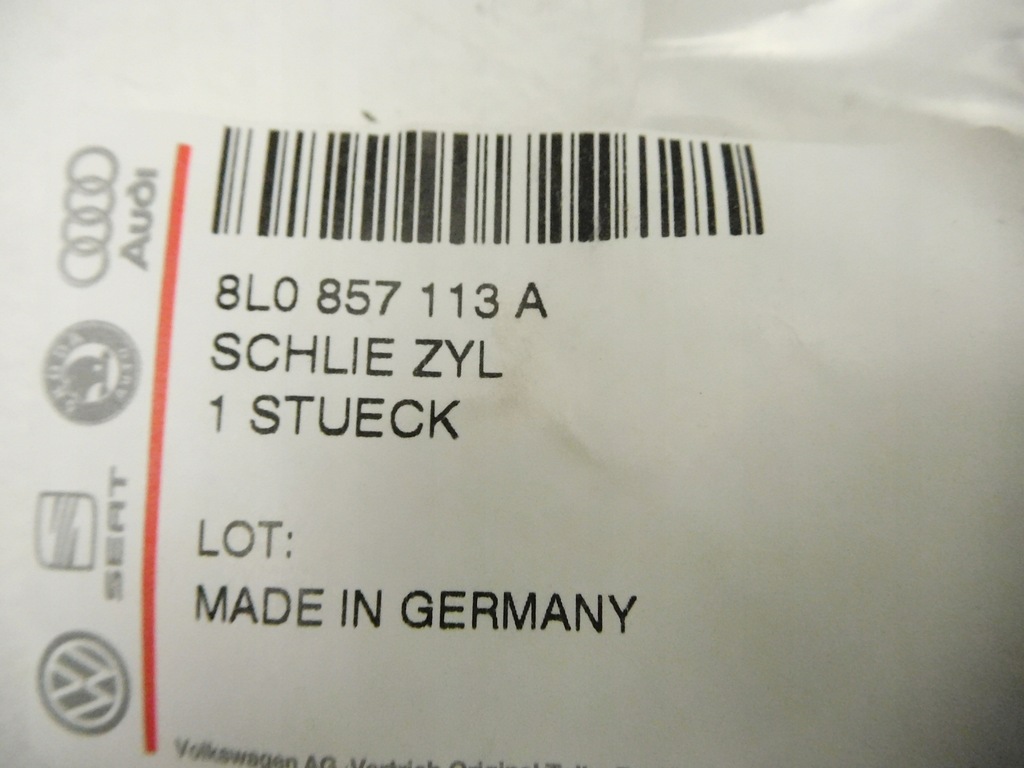 фото №5, Audi a6 c5 замок бардачка 8l0857113a