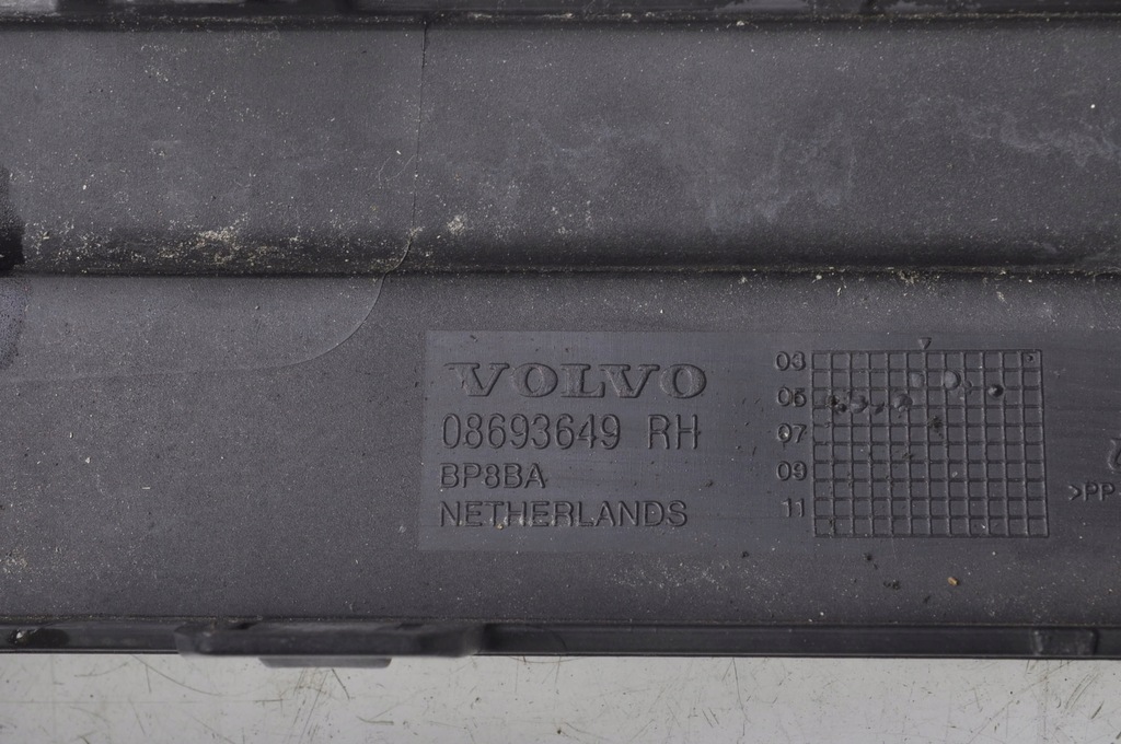 фото №8, Volvo s60 i молдинг бампера правый задняя заднего 08693649 правая