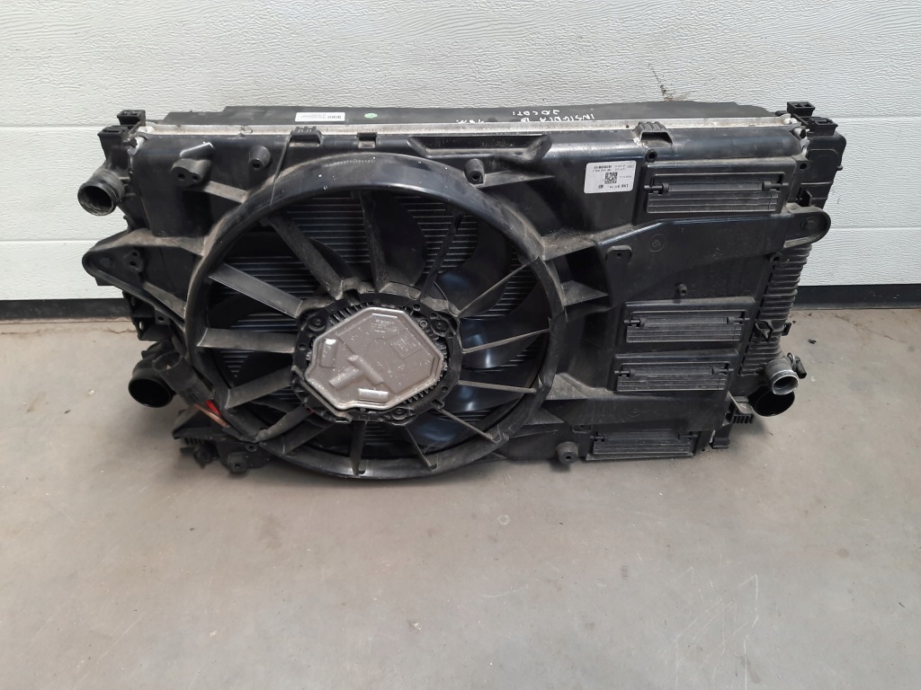 Insignia b 2 2.0 d радиатор радиатор вентилятор комплект  механическая коробка передач европа Киев
