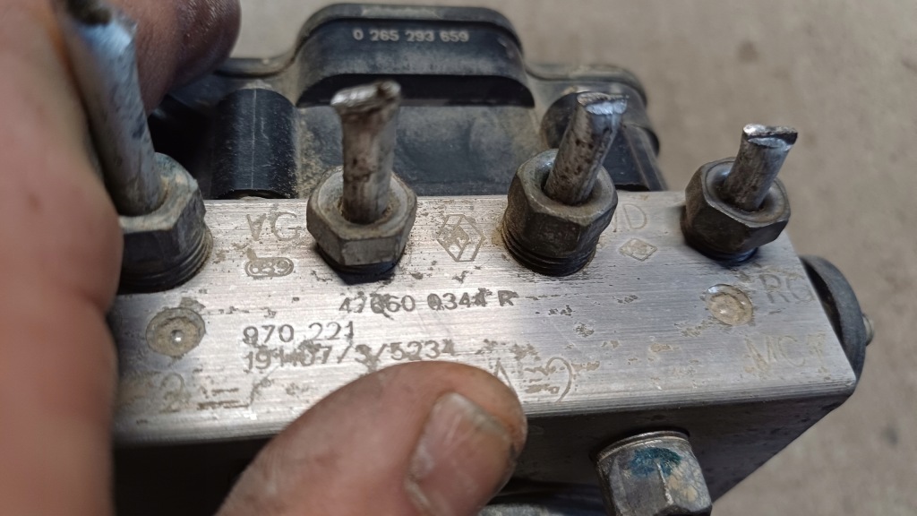 Купить Nissan juke 2 f16 насос abs 0265293659