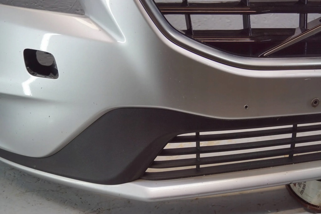 Бампер перед volvo v40 ii r-design sppryski 711-16 z1565 в Украине