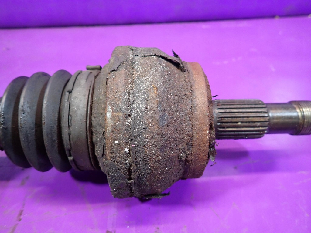 Mercedes e-klasa w211 3.0 cdi 642920 привідний вал права шрус  a2113570091 в Україні