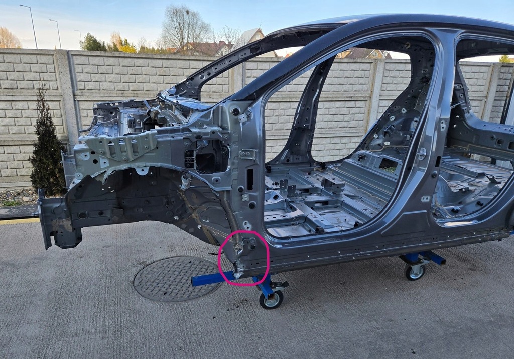 фото №1, Четверть передняя левая renault megane v e-tech biyuy 2024