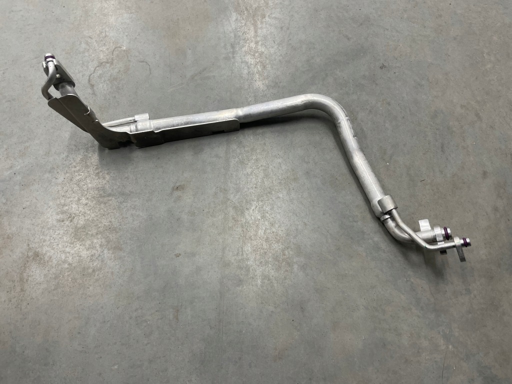 Купити Шланг кондиціонера vw audi 5wb816738f