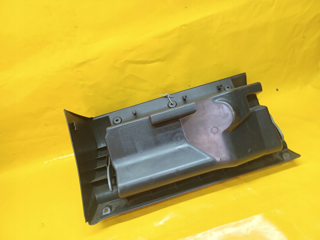 фото №10, Бардачок пассажира skoda octavia i 99-10r 1u1857097 цвет siwy .