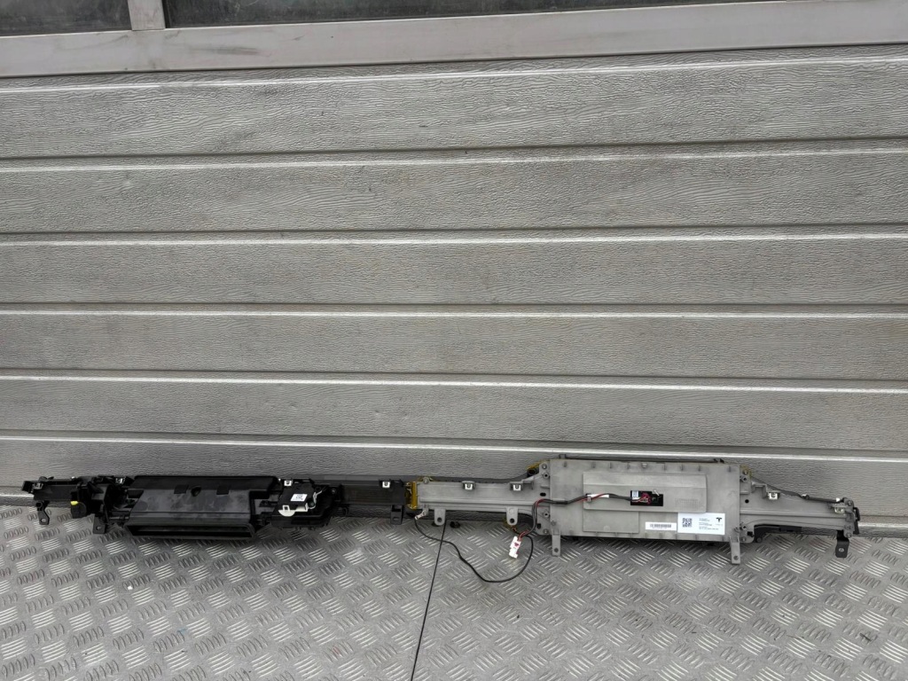 фото №6, Tesla 3 s plaid экран дисплей молдинг счетчик eu. 2021r. 1562948-00-b