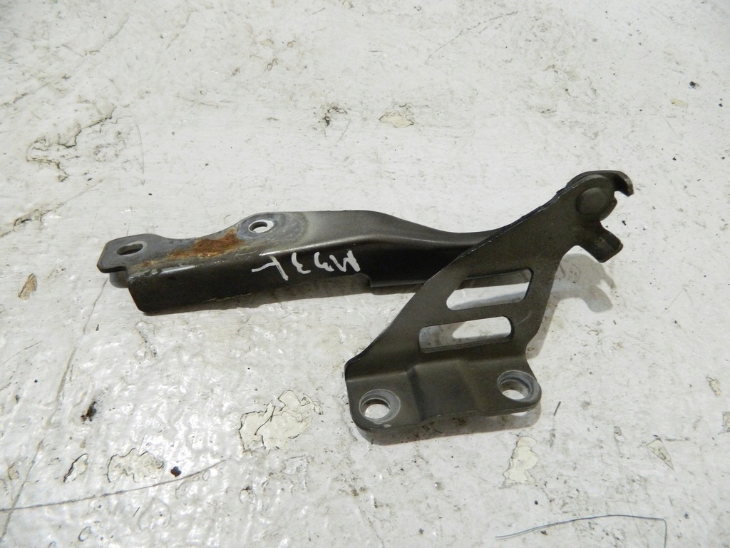 фото №1, Петля капот левый mazda 3 bm 13-19