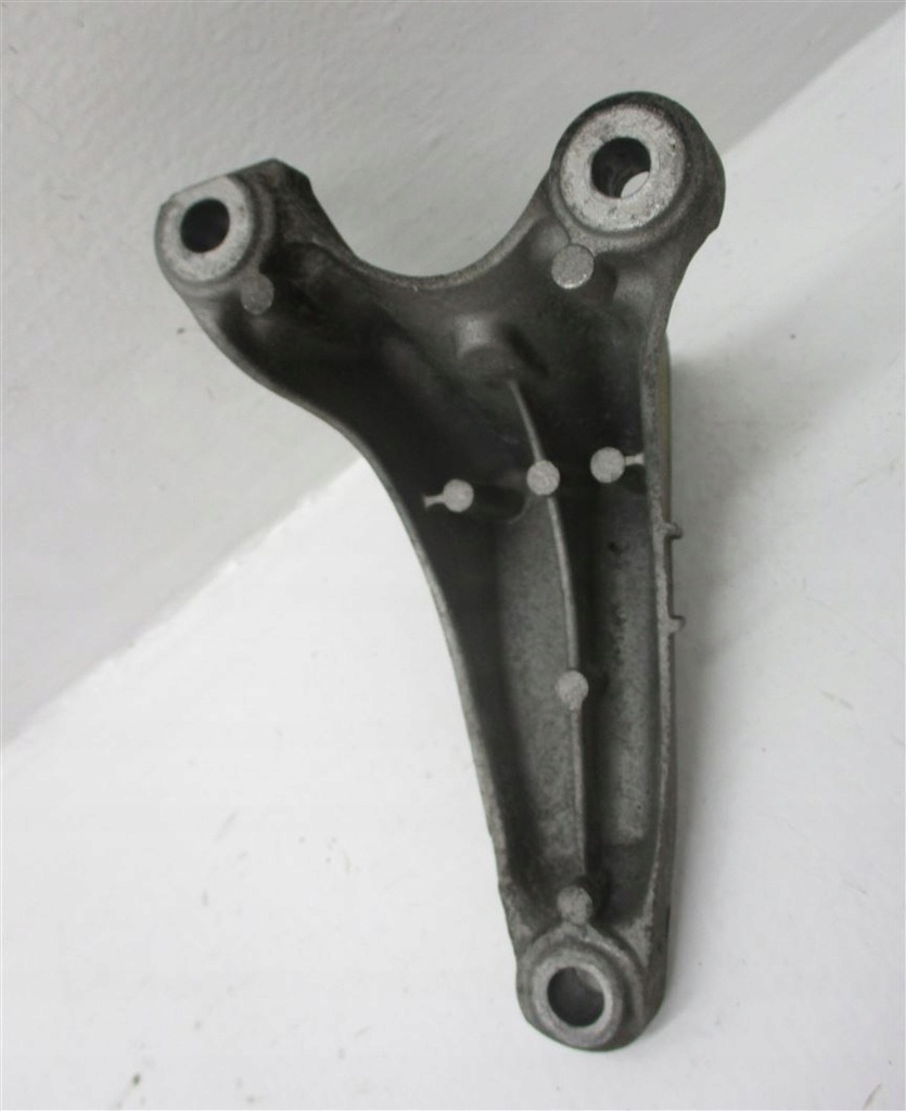 фото №7, Audi s4 rs4 b7 4.2 v8 кронштейн двигателя 8e0199308an