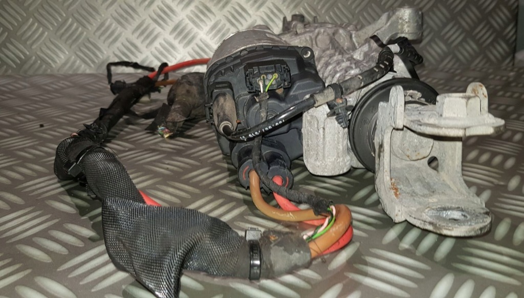 Bmw g05 g11 g30 привод поворота kół актуатор hsr поворотная oś задняя 6876338 в Украине