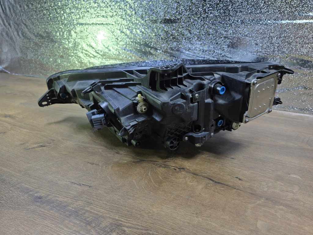 Volvo v60 s60 18- фара перед передняя правый  full led 31656888 Цена
