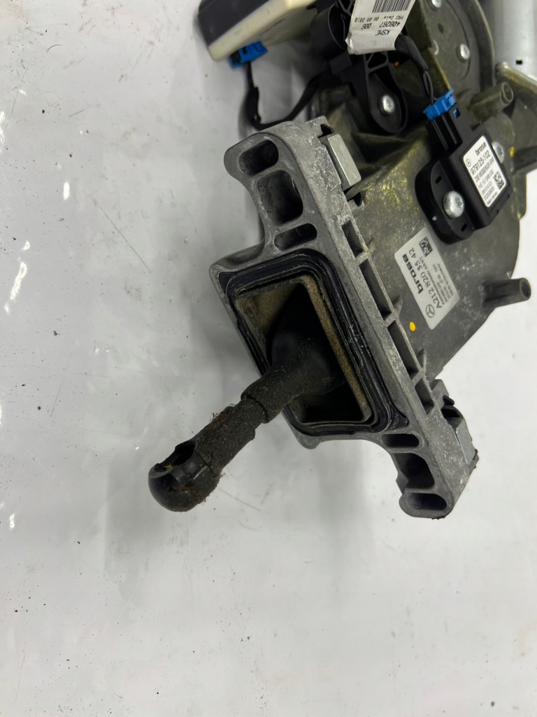 Mercedes w212 e-klasa универсал моторчик задний крышки багажника a2128203542 с Разборки