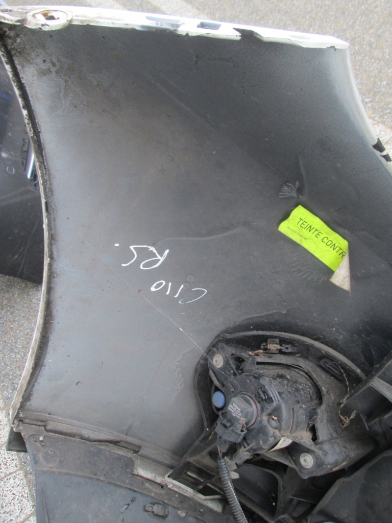 Бампер передний комплектный  renault clio 3 rs 2008 белый Цена