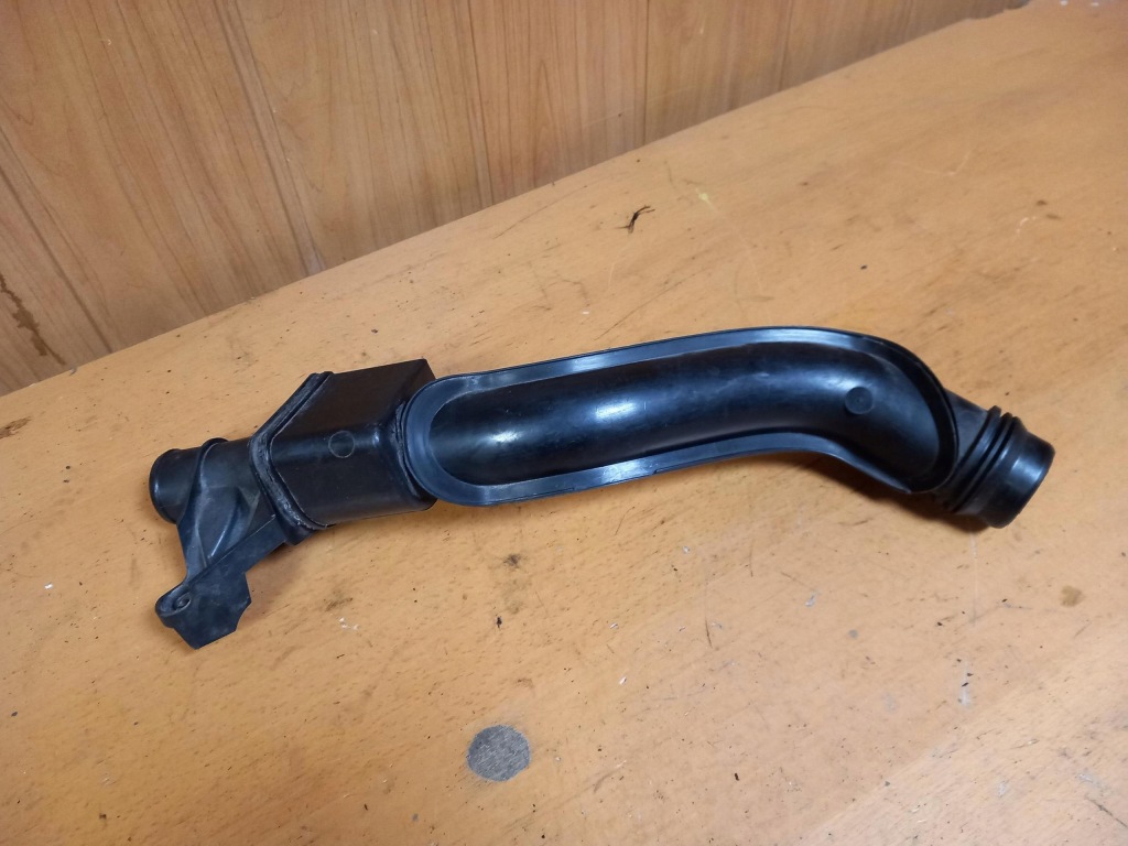 Купити Труба шланг повітря renault clio iii 1.5 dci 8200296982