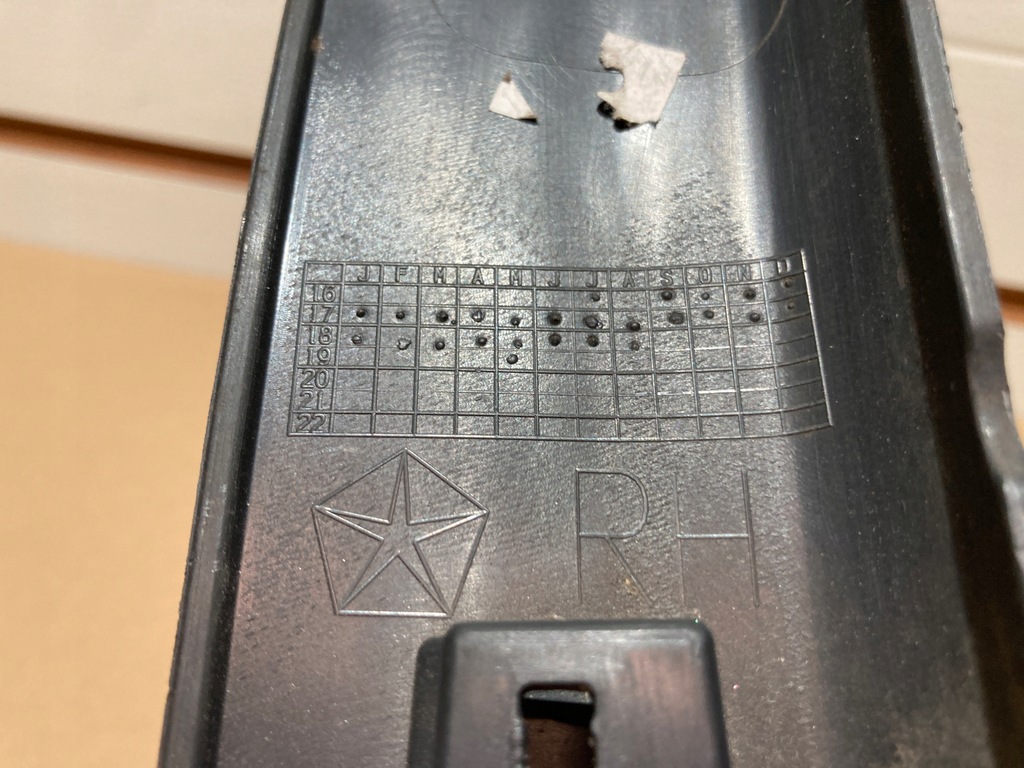 фото №10, Jeep compas молдинг na передній правий крила