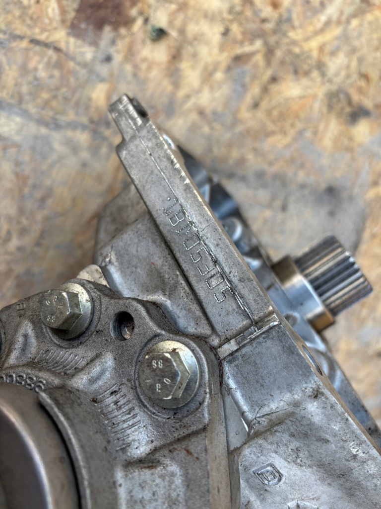 Dacia duster 2 редуктор коробки передач 331175457r 1.5 331037110r оригінал Київ