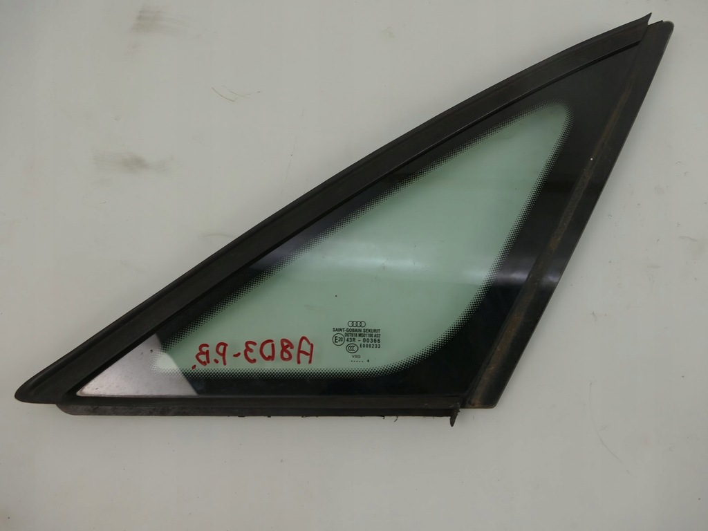 фото №1, Audi a8 d3 скло кузовна правий задня права