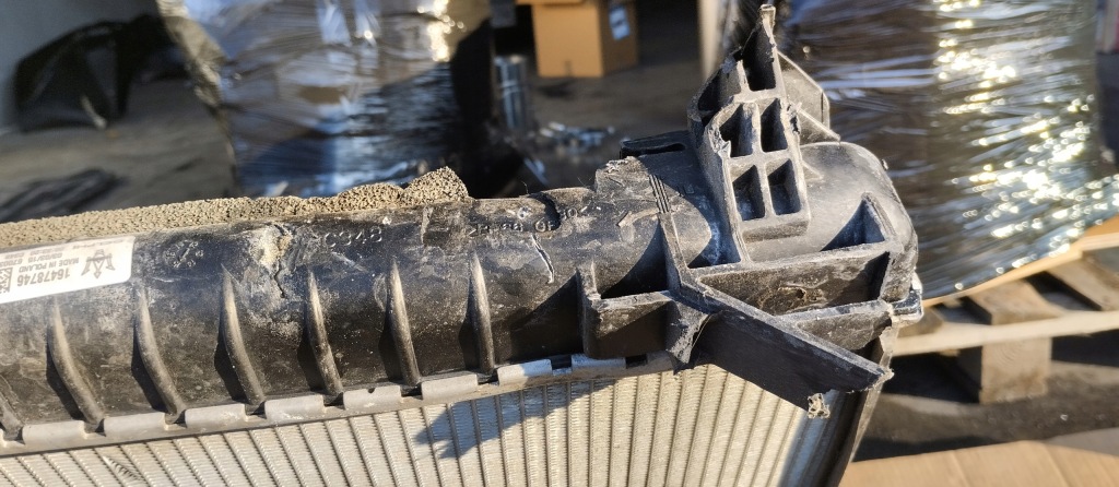 Радіатор води maserati ghibli 3.0d v6 16478746 оригінал 14- в Україні