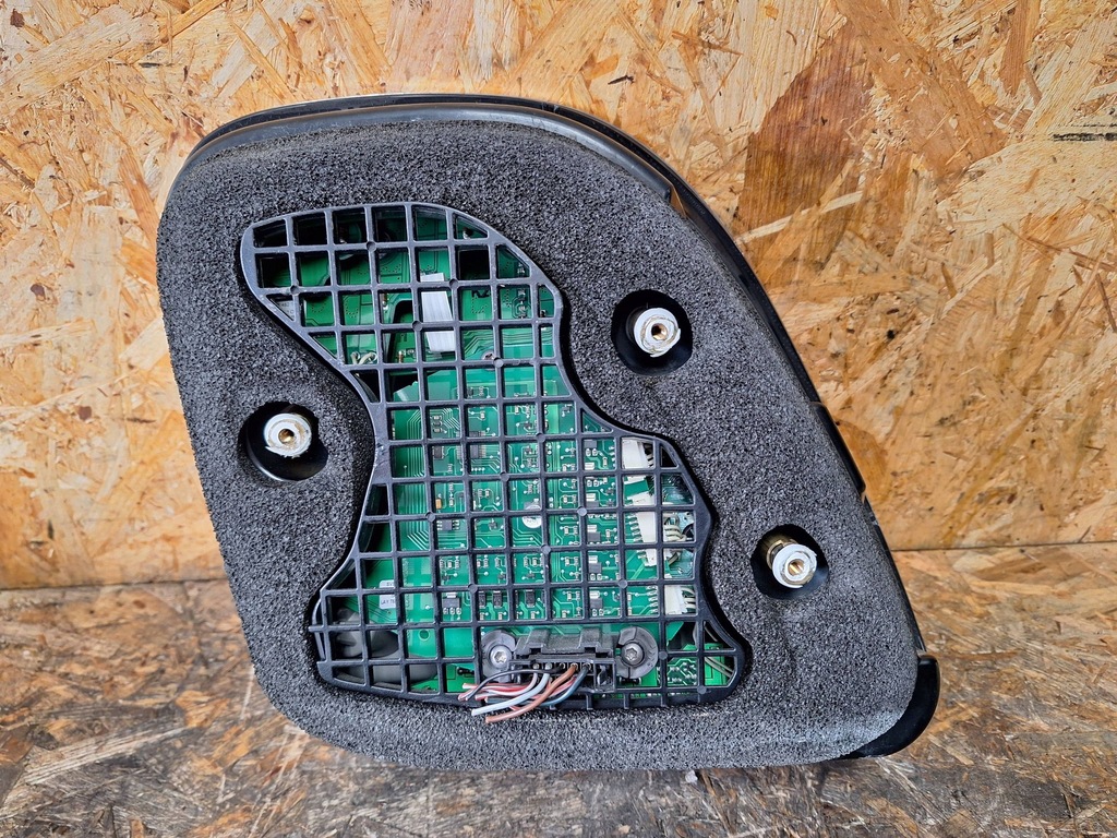 фото №7, Лампа правий задня bentley continental flying spur lift 3w5945096m