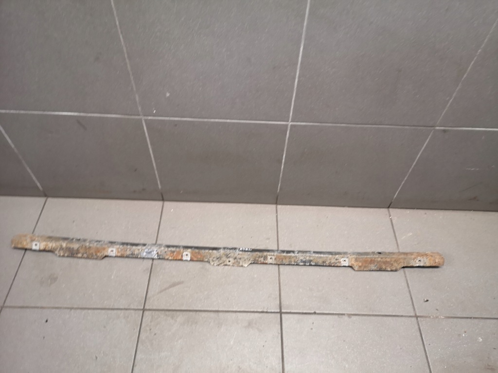 фото №1, Направляющая бампера задняя audi a3 8l 8l0807949d